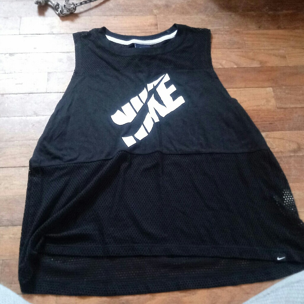 Nike tank